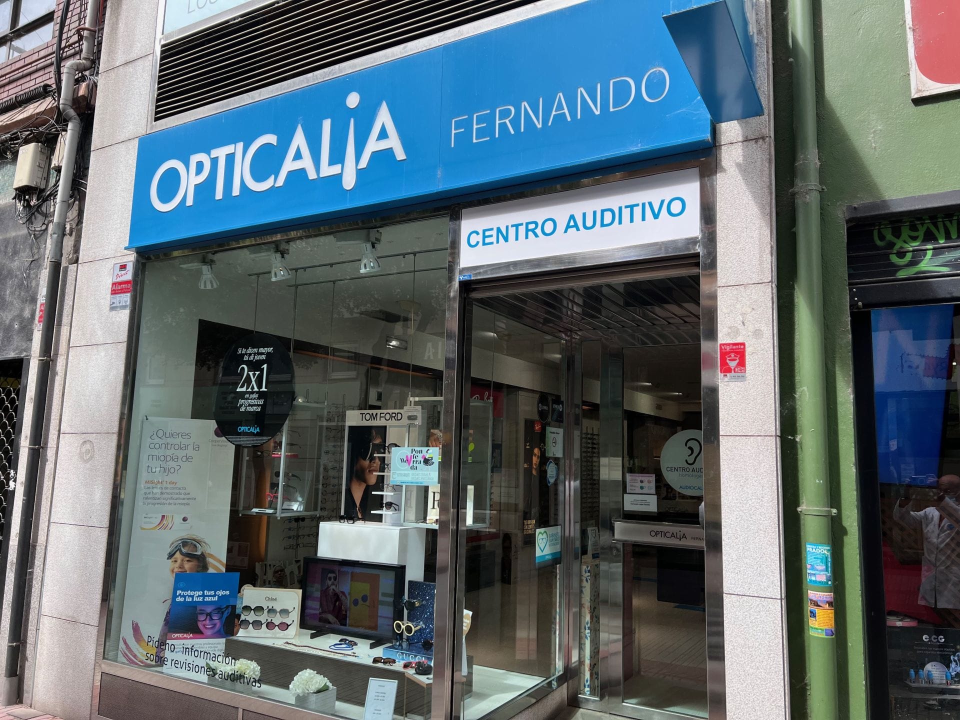 Exterior Opticalia Fernando - Audiocalia
