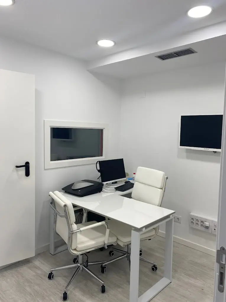 Sala de atención Centro Auditivo Audika Ponferrada